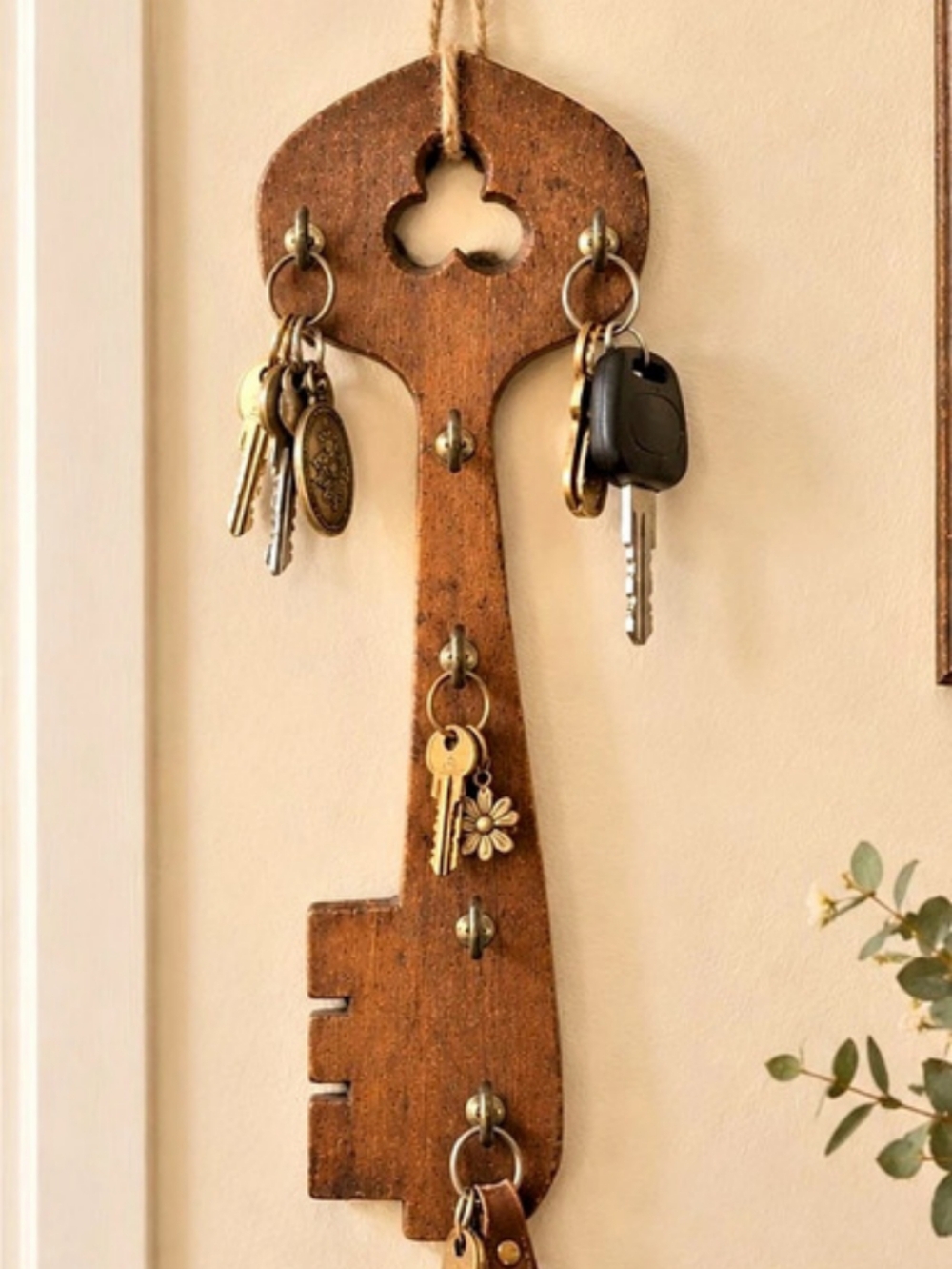 Vintage Mid Century Wooden Skeleton Key Wall Holder 6-Hook Plaque